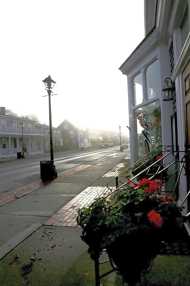 Treadwell Inn