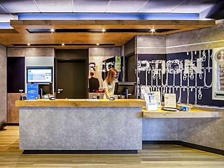 ibis Budget Courbevoie Paris La Defense