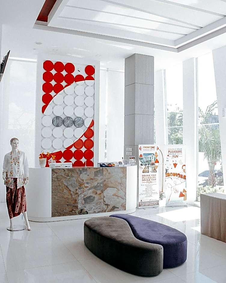 Front One Hotel Pamekasan Madura