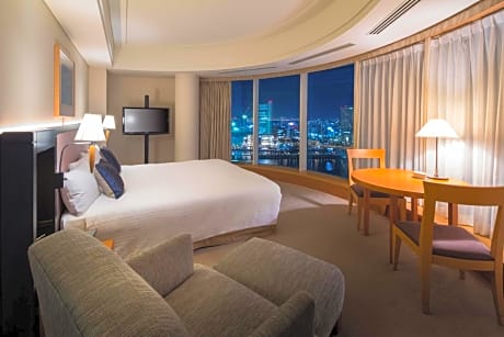 Luxury Harbor King Room with Park View - Non-Smoking