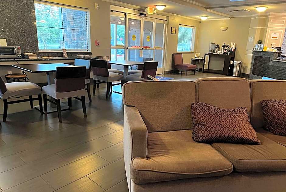 Baymont by Wyndham College Station