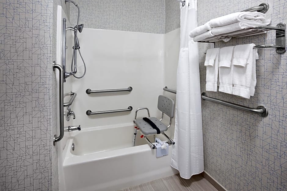 Holiday Inn Express Hotel & Suites Dickinson By IHG