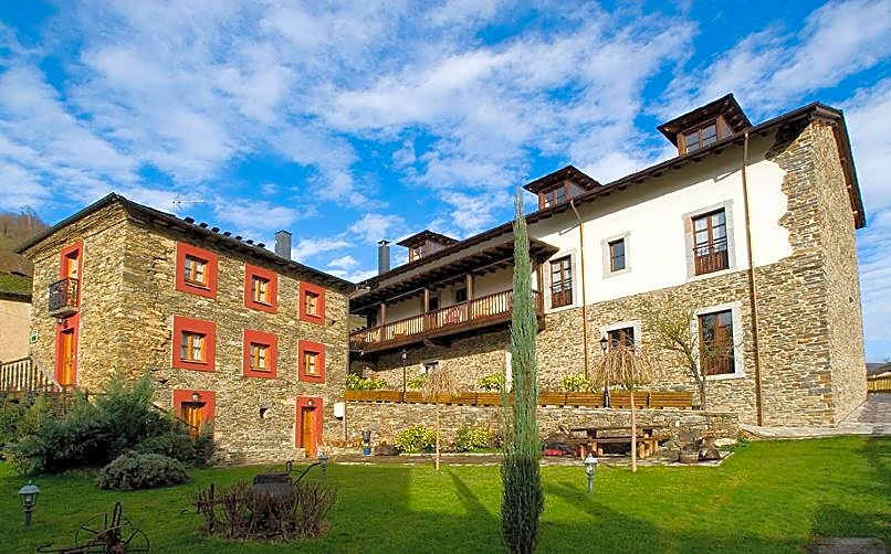 Hotel y apartamentos rurales L'Anceo