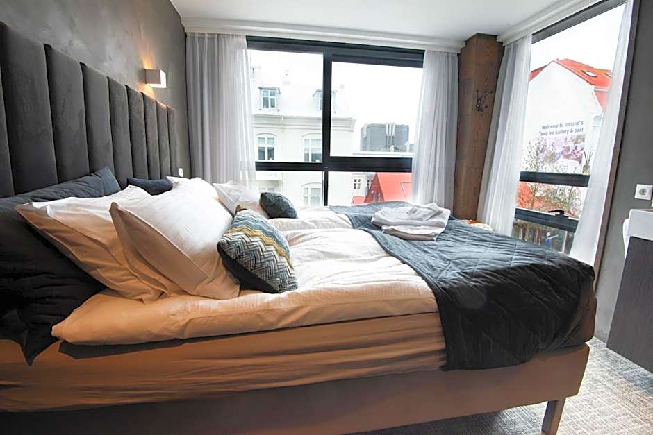 B14 Apartments & Rooms