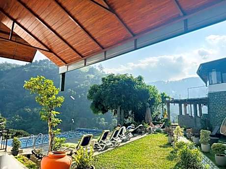 Misty Hills Ella Resort