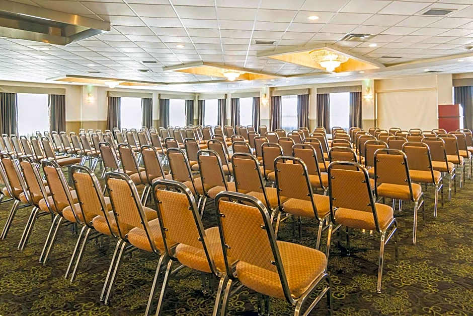 Clarion Hotel & Conference Centre Sherwood Park