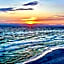 Sandy Bottoms Beachfront Studio On The Sand