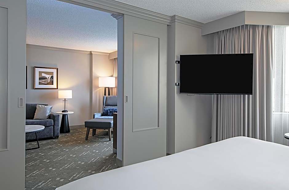 DoubleTree by Hilton West Edmonton