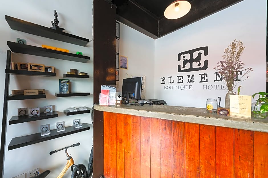Element Boutique Hotel – Makati, NY