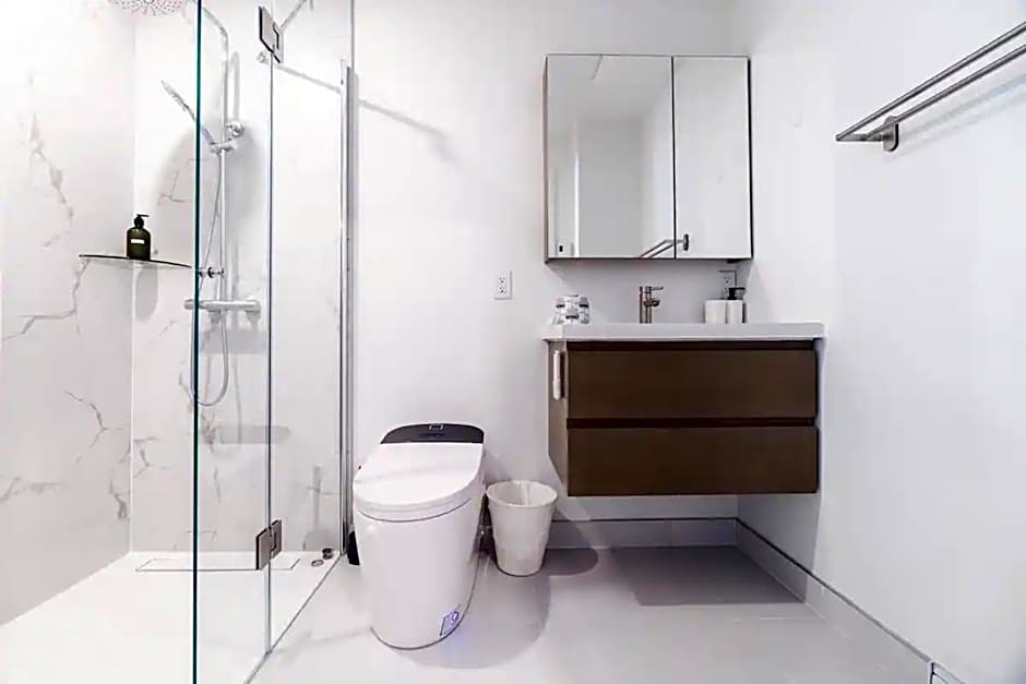 Rozenhaus Montreal Hotel