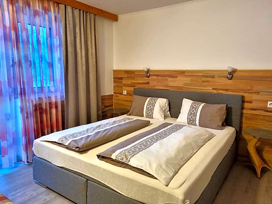 Foto 1 de 11 de 2 Bedroom Apartment, Balcony