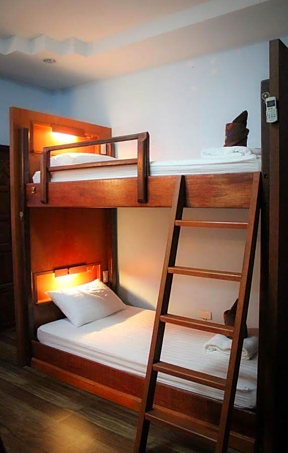 Phangan Barsay Hostel