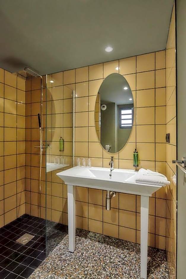 DINA MORGABINE SAINT DENIS