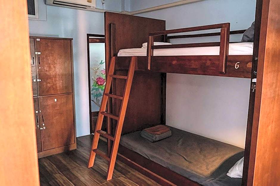 Phangan Barsay Hostel