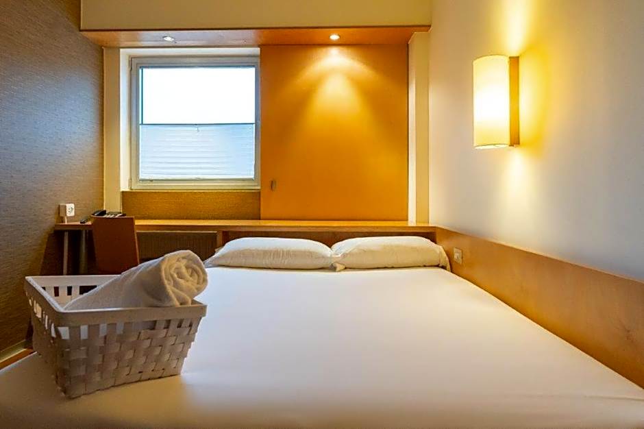 Photo 1 of 7 of 1 Twin Bed