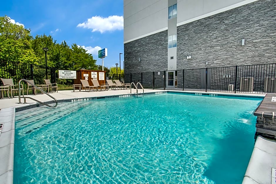 Holiday Inn Express & Suites - Denton South, an IHG Hotel