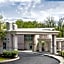 Howard Johnson by Wyndham Newburgh