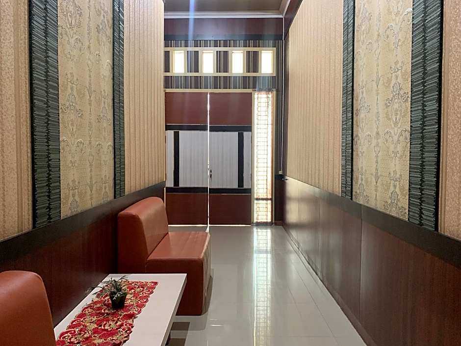 Hotel O Wisma Tulip Near Masjid Besar Desa Tanabangka