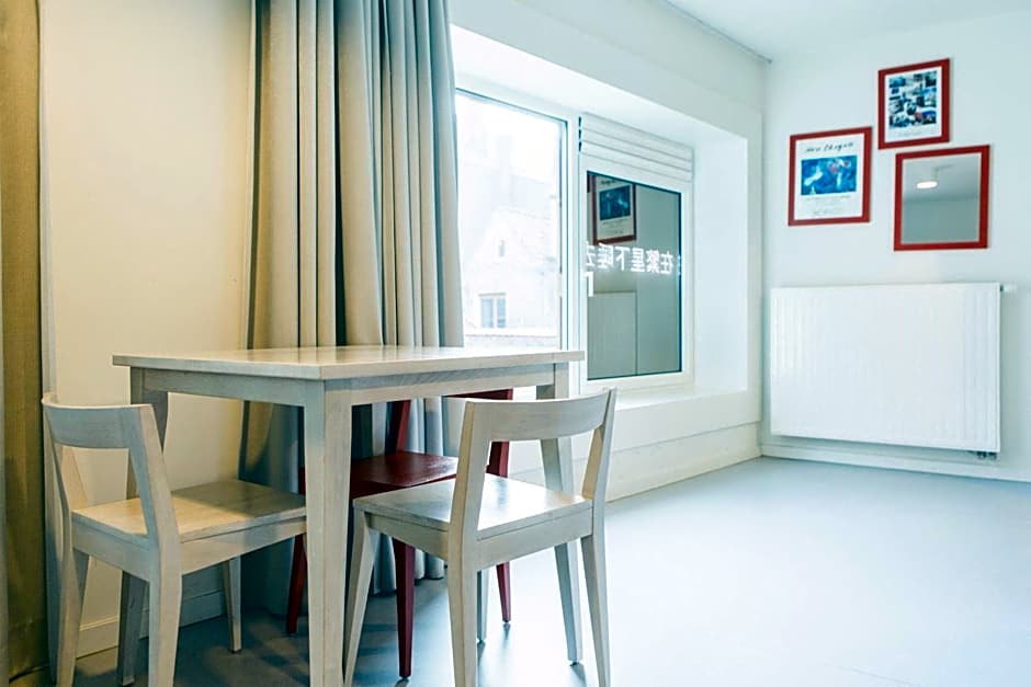 Snuffel Youth Hostel