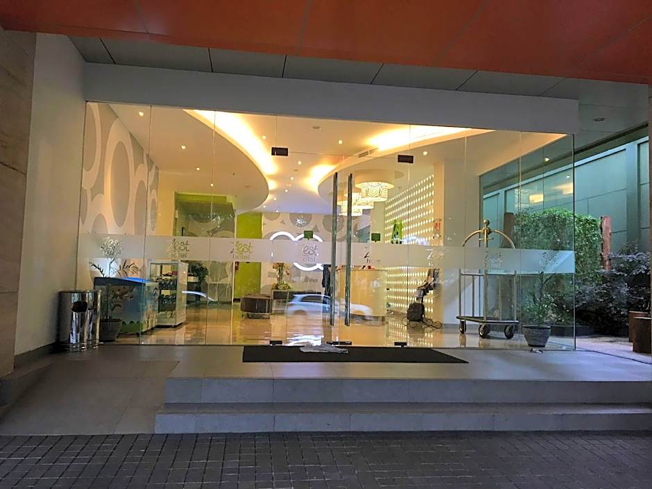 Zest Hotel Jemursari