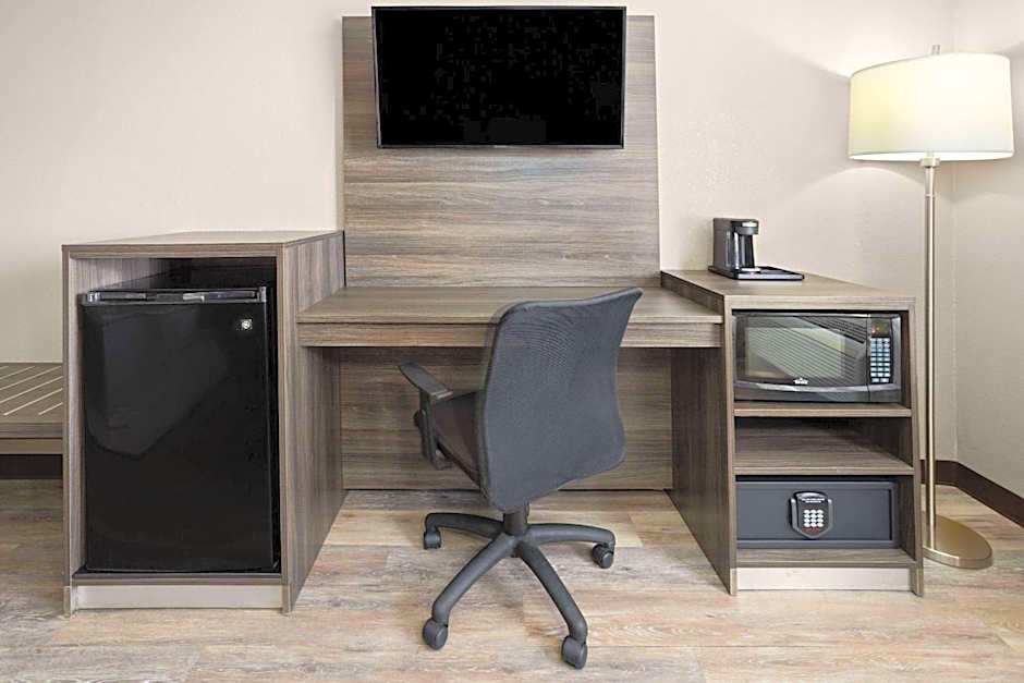 Super 8 by Wyndham Henrietta/Rochester Area