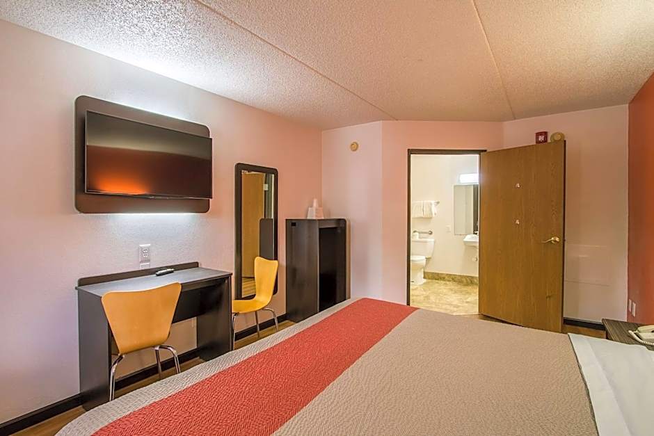 Motel 6-Ashland, OH