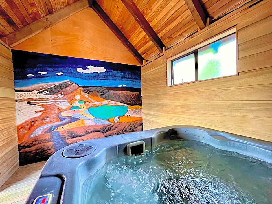 Adventure Lodge & Motel and Tongariro Crossing Track Transport