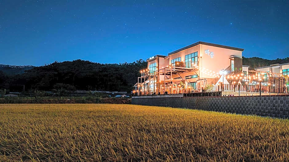 Majoong Pool Villa Pension