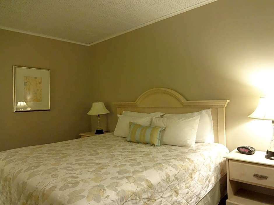 Photo 1 of 8 of 1 King Bed
