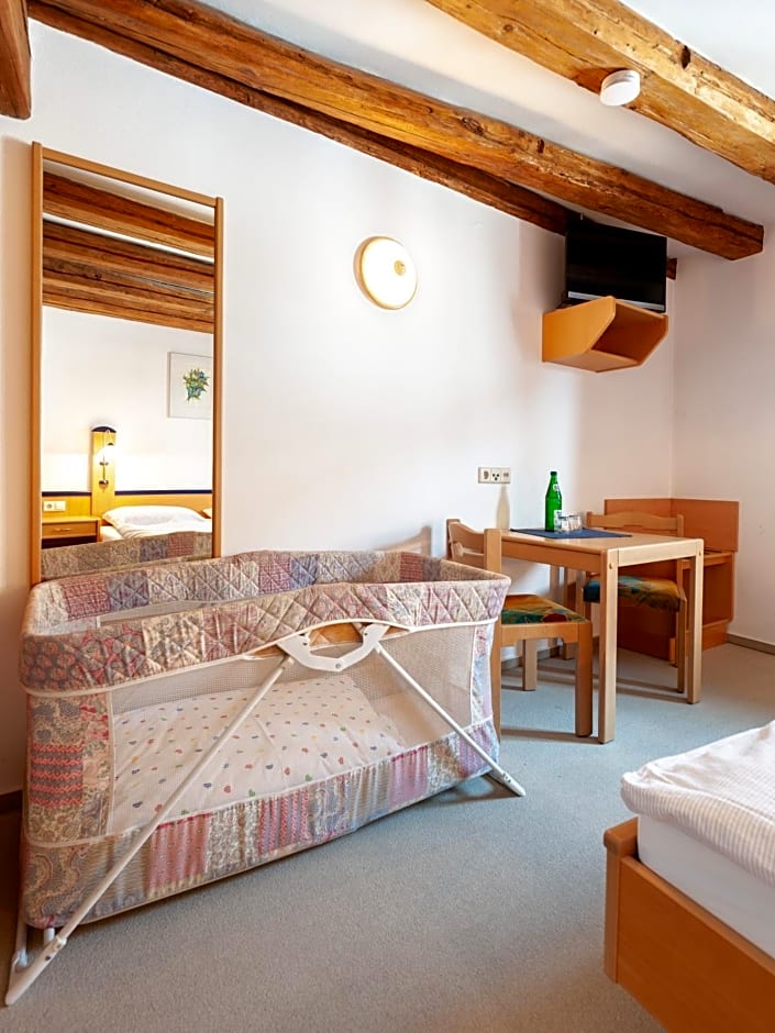 Gästezimmer im Weingut Wolf