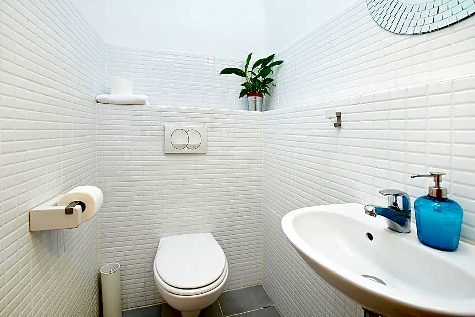 Central Passage Apartments by Vagabond Downtown