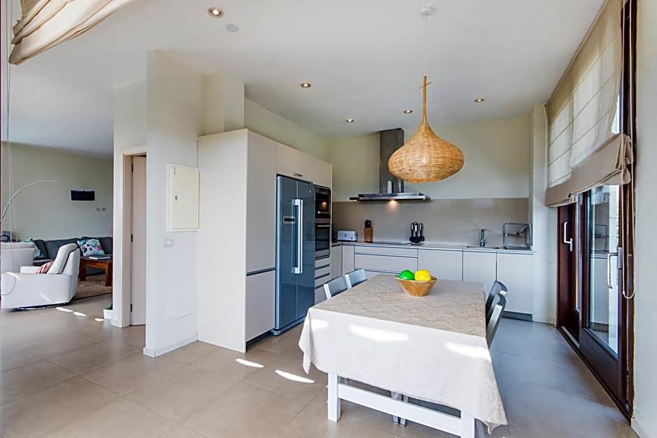 Villa Barcares Gran for 10, pool, gym and close to beach