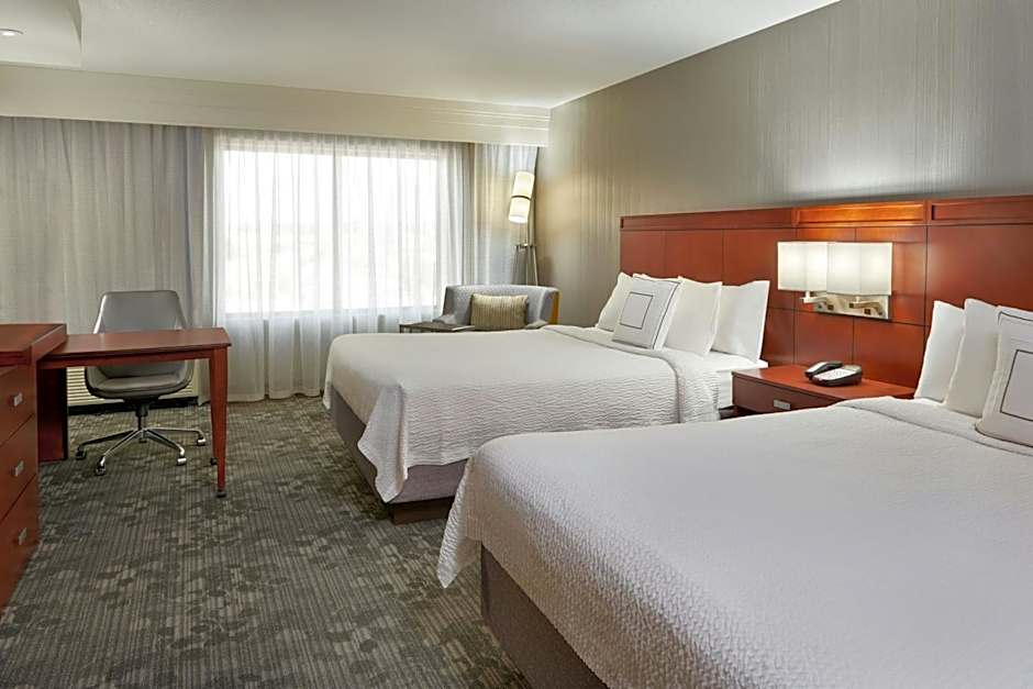Courtyard by Marriott Kingston Highway 401/Division Street