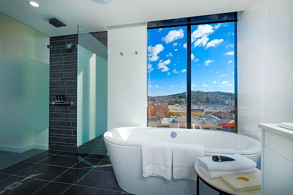 Mantra Albury