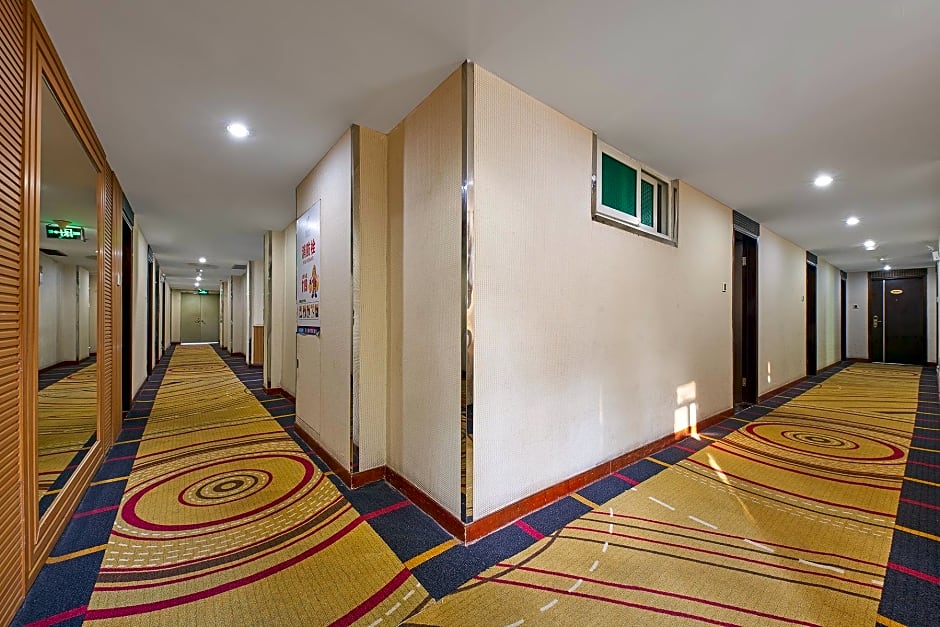 Kaiserdom Hotel China Plaza