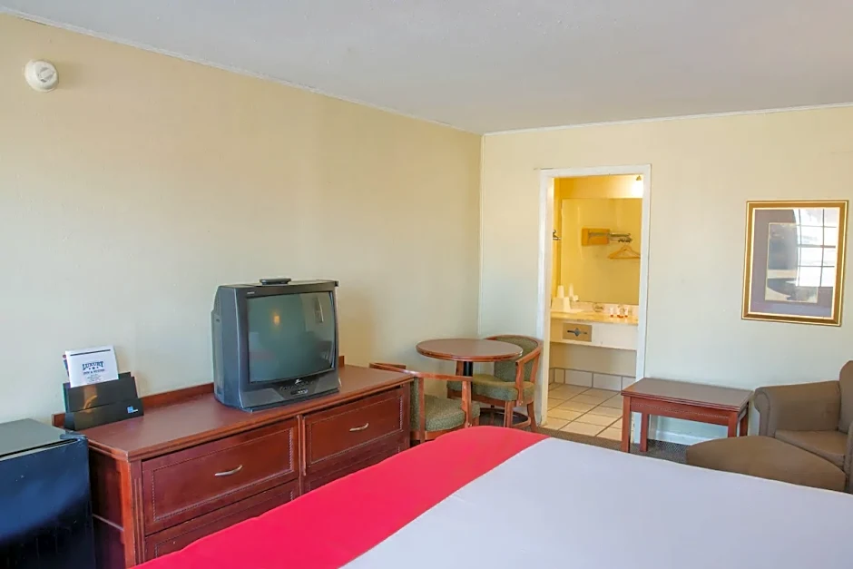 Rest Inn - Extended Stay, I-40 Airport, Wedding & Event Center