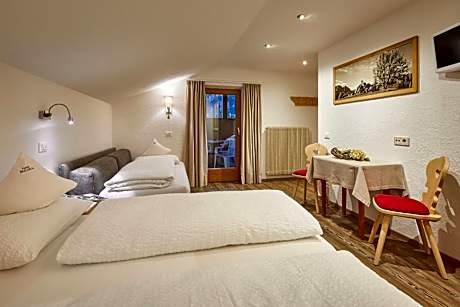 Triple Room with Terrace