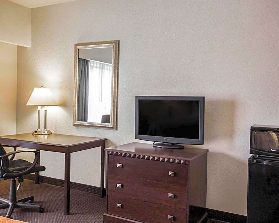 Comfort Inn & Suites Lumberton Central I-95