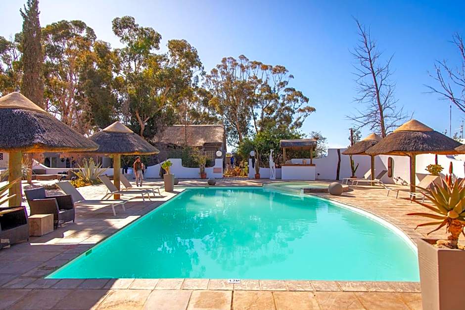 Inverdoorn Game Reserve Lodge