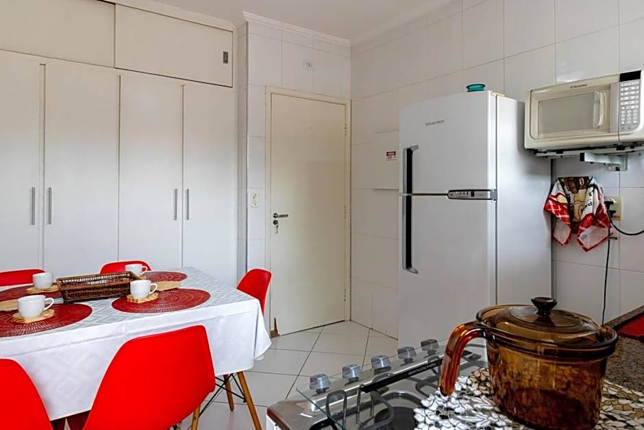 Otimo apto c WiFi a 700m da Praia do Tombo-Guaruja