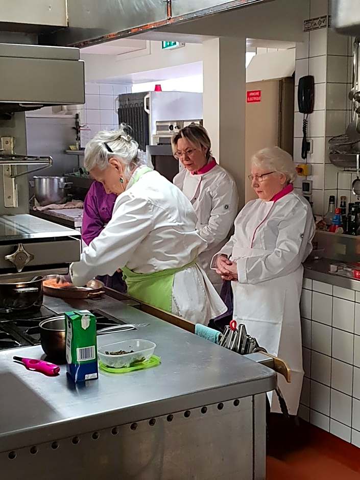 Chateau La Tour Du Roy