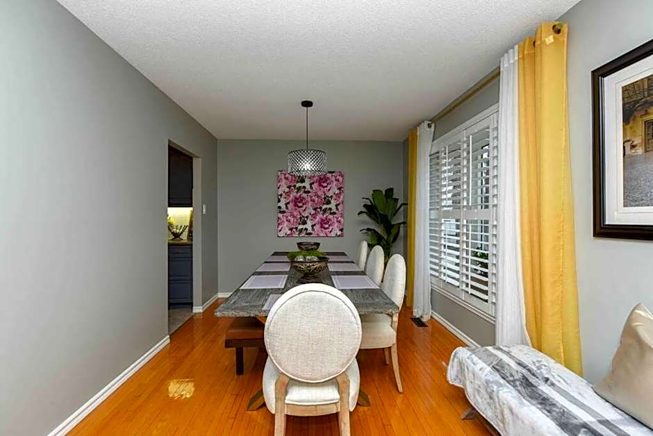 Bright & Cozy 4BR Home for Your Family Stay With Optional Pool Access