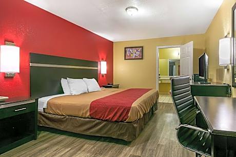 King Room - Accessible/Non-Smoking