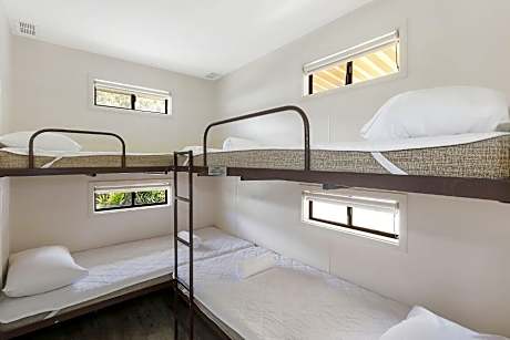 Economy Cabin - Sleeps 6 - Dog Friendly