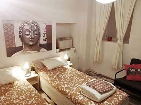 PIJAMA HOUSE - Bike & Bed