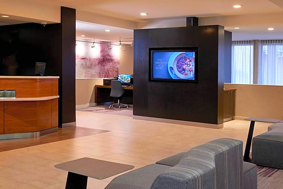 Courtyard By Marriott Detroit Metro Airport Romulus
