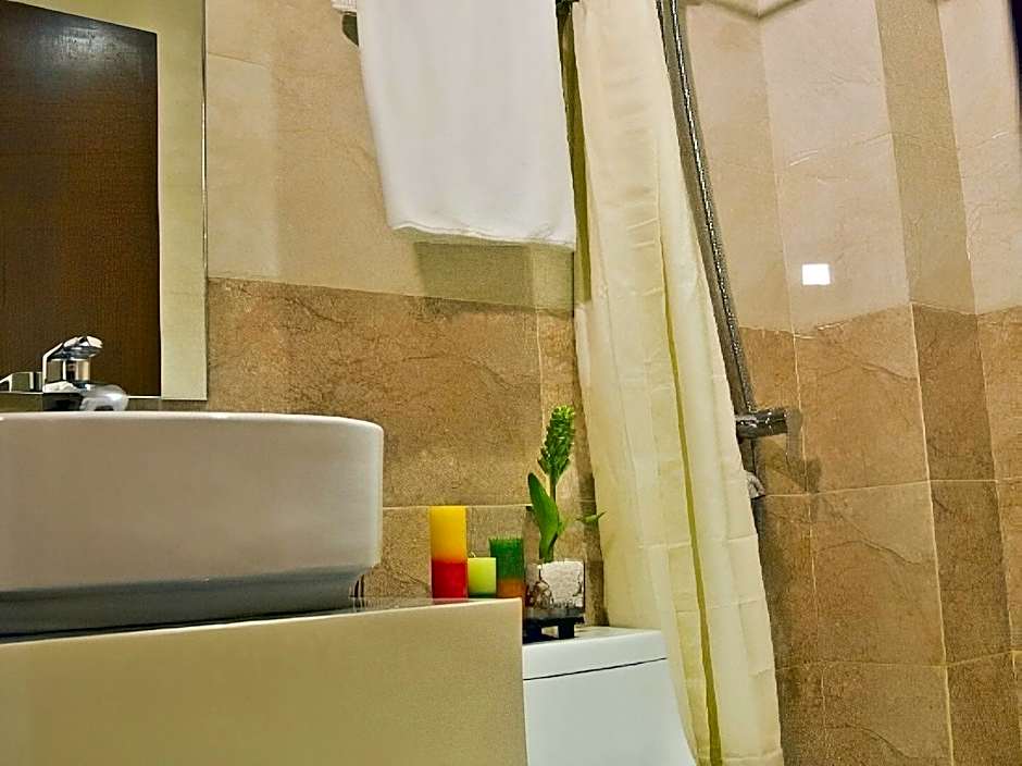 Canberry Hotel