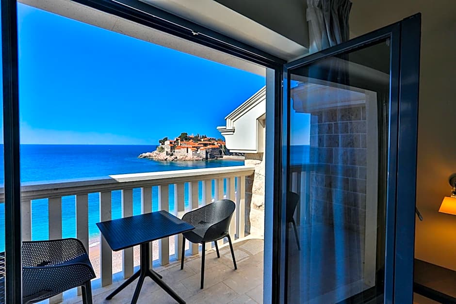 Hotel California by Aycon