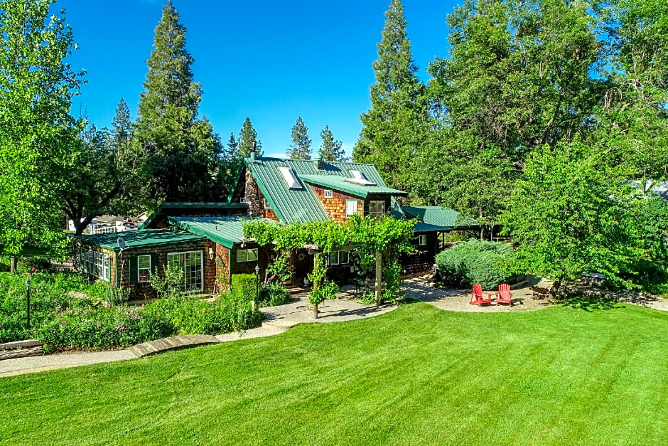 The Davies Family Inn