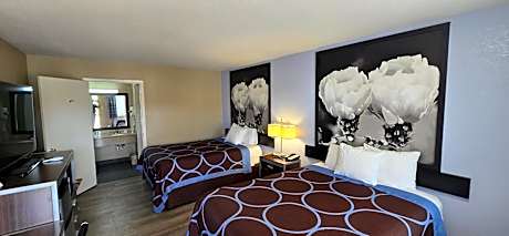 2 Queen Beds Deluxe Room Non-Smoking